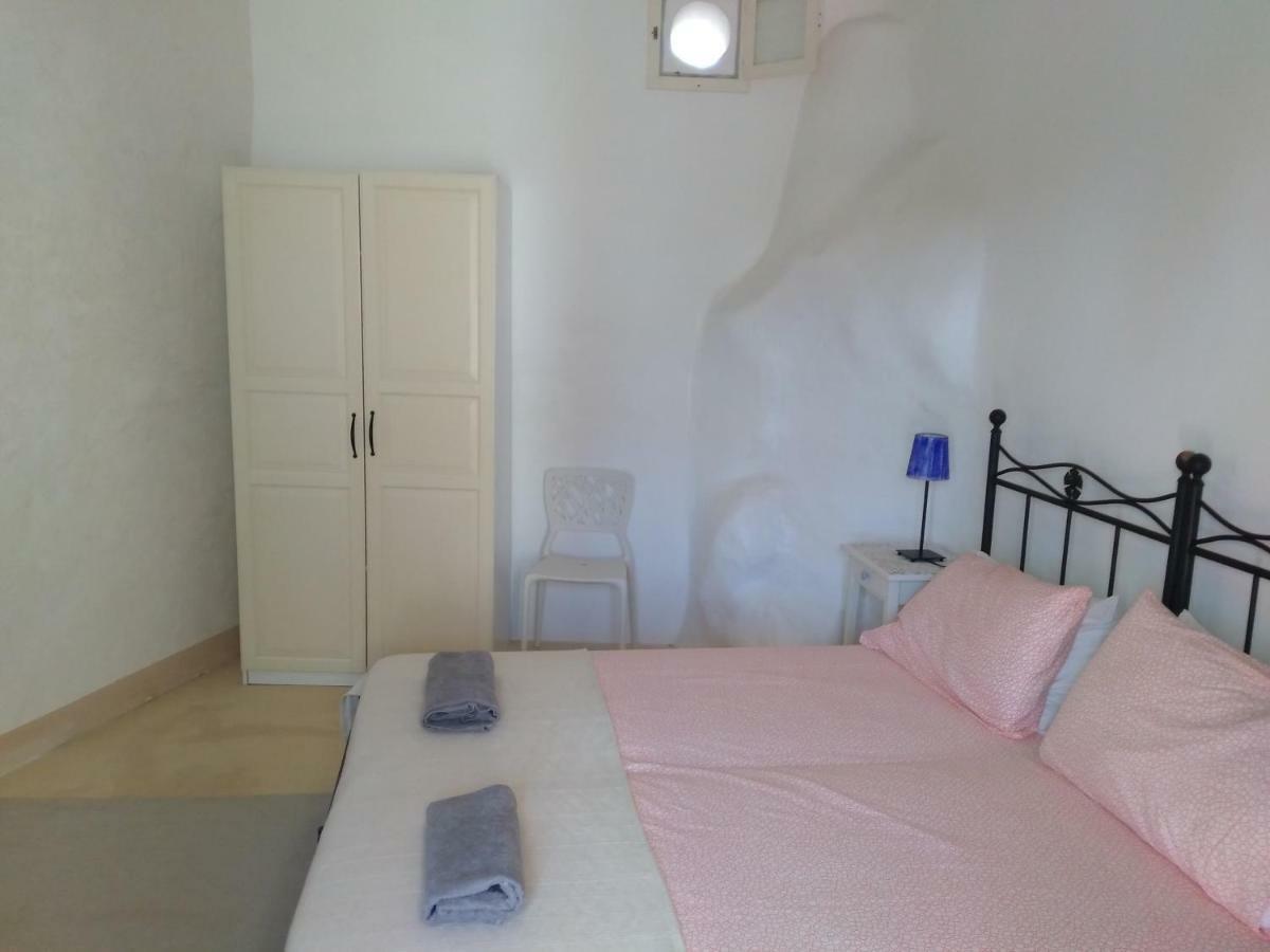 Alicudi Giardino Dei Carrubi- Al Gradino 365 Bed & Breakfast Luaran gambar